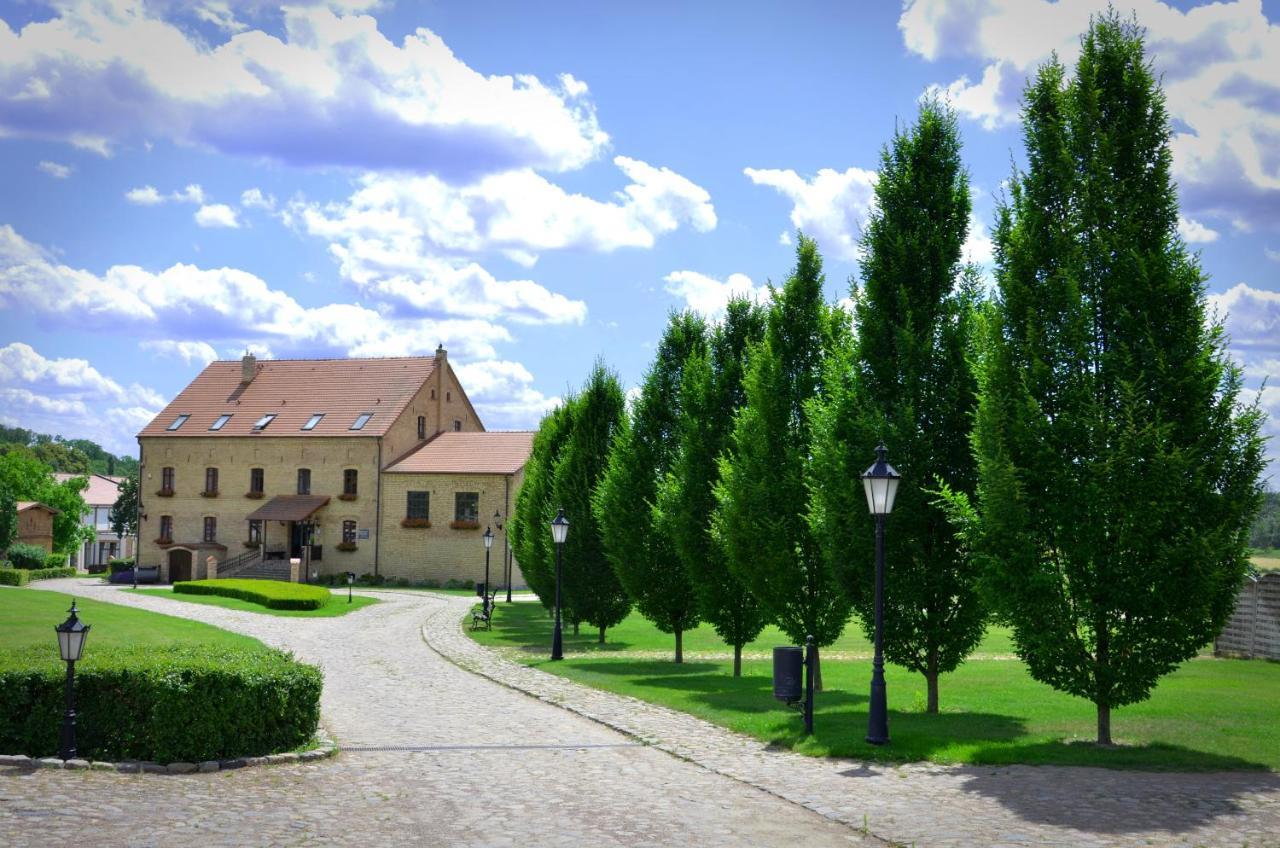 Folwark Pszczew Villa Eksteriør billede